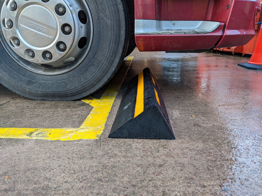 Nylon Reinforced Rubber Kerb - 1000 x 285 x 150mm