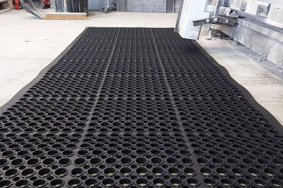 Anti-Fatigue Non-Slip Rubber Mats 13mm - Heavy Duty with Drainage Holes, Bevelled Edges, Reduces Foot & Back Pain, EN13552 R10, 3 Sizes Available