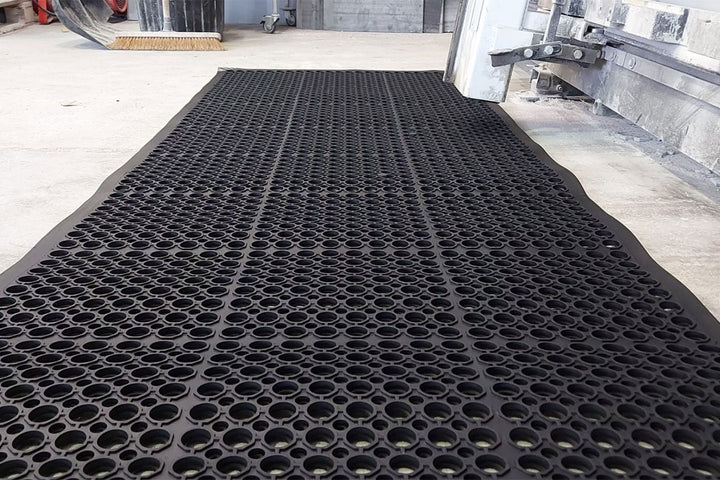 Anti-Fatigue Non-Slip Rubber Mats 13mm - Heavy Duty with Drainage Holes, Bevelled Edges, Reduces Foot & Back Pain, EN13552 R10, 3 Sizes Available