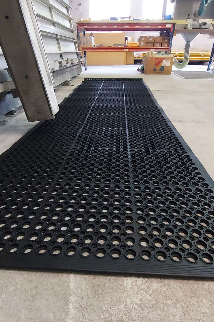 Anti-Fatigue Non-Slip Rubber Mats 13mm - Heavy Duty with Drainage Holes, Bevelled Edges, Reduces Foot & Back Pain, EN13552 R10, 3 Sizes Available