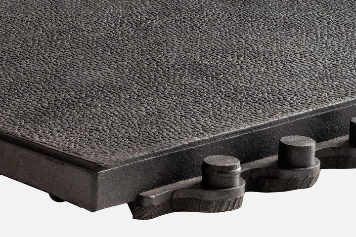 High Quality Anti-Fatigue Interlocking Industrial Rubber Mats Hollowed Reverse for Extra Cushioning
