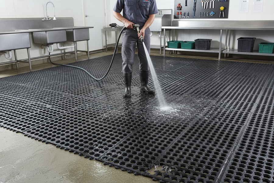 Rubber Link Mats - Workshop Wet Area Hero
